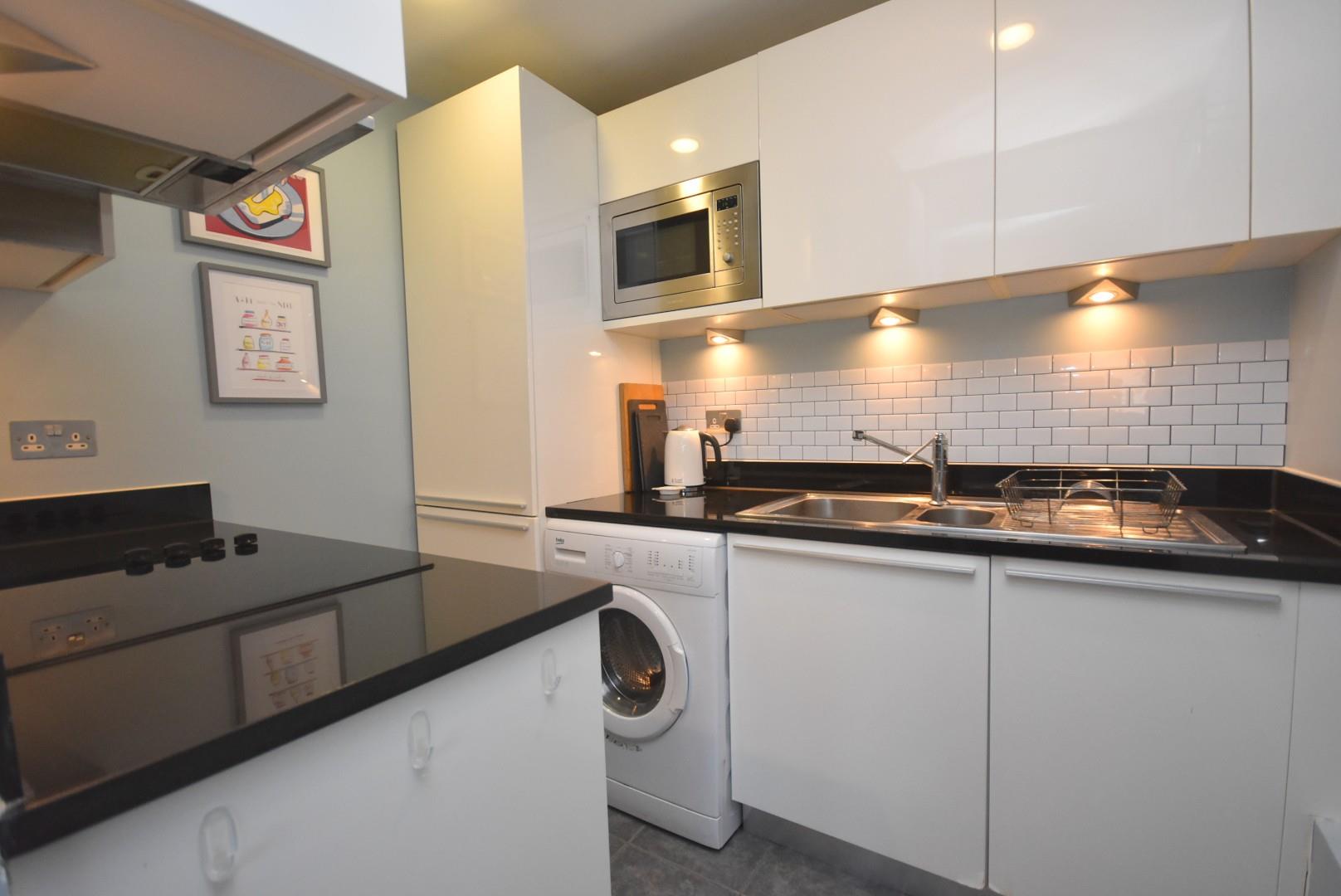 114 Woodlands, Hayes Point, Sully, CF64 5QE